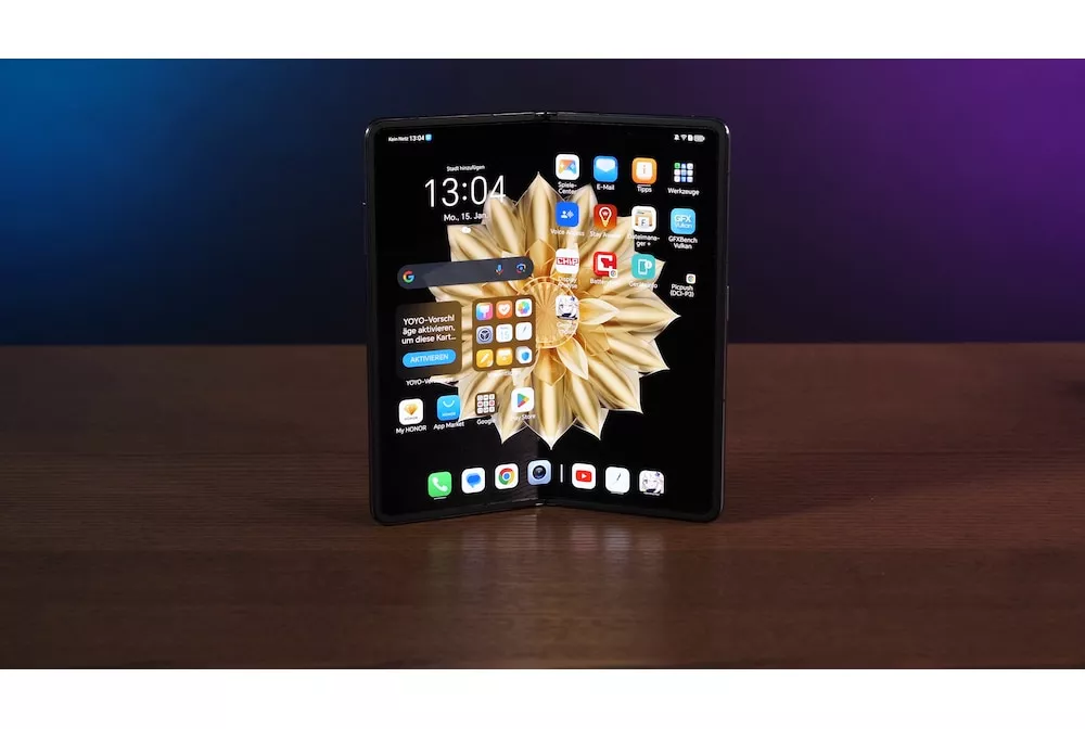 Honor Magic V2