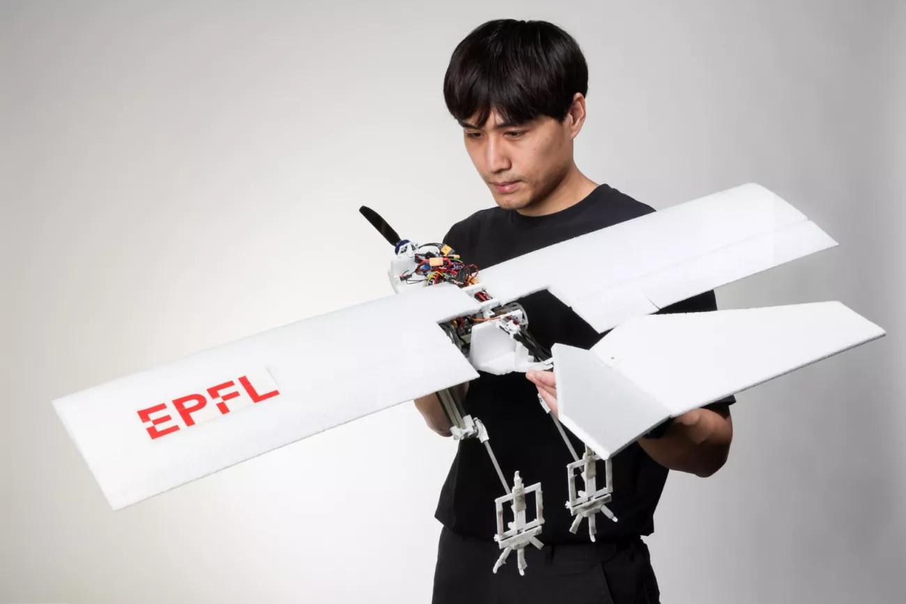 Inspirace přírodou: robot RAVEN umí chodit i létat jako pták | CHIP.cz