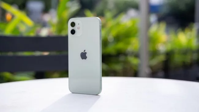 Apple iPhone 12