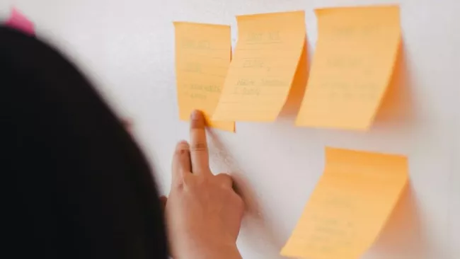 Samolepky na nástěnce