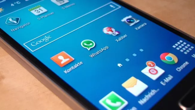 Ikona WhatsApp na mobilním telefonu