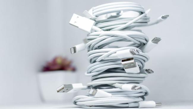 Smotané USB kabely k nabíječkám