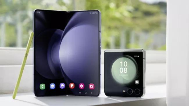 Srovnávací test skládacích smartphonů