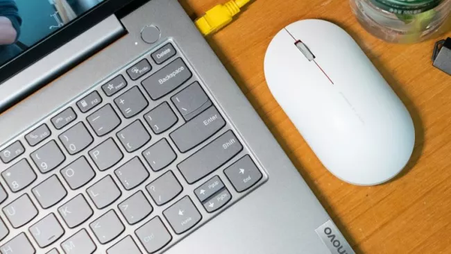 Detail na notebook Lenovo