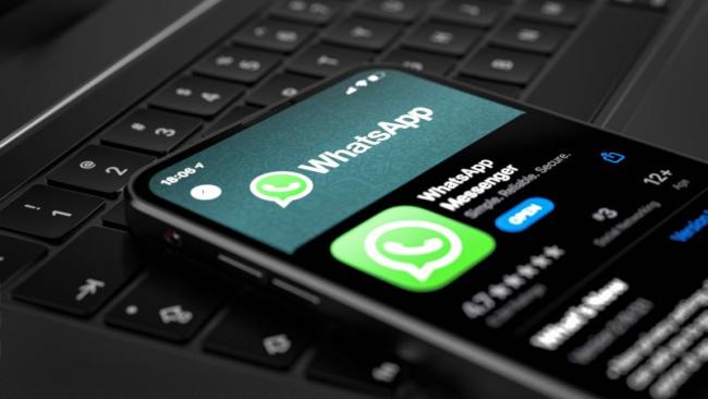 Aplikace WhatsApp na mobilním telefonu