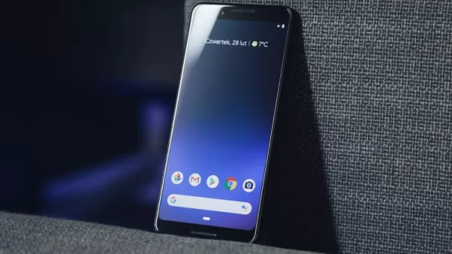 Smartphone se základní obrazovkou