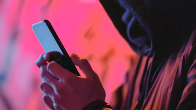 Podvodník se převlékl za T-Mobile