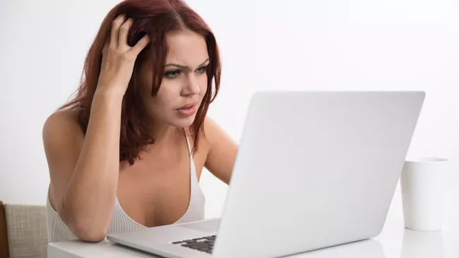 Žena s počítačem