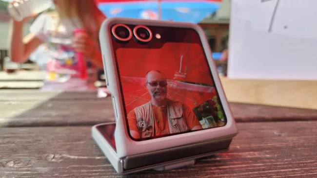 Samsung Galaxy Z Flip6