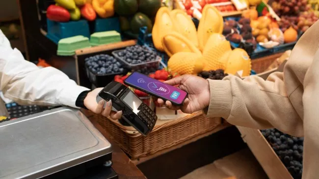 Bezkontaktní placení v supermarketu