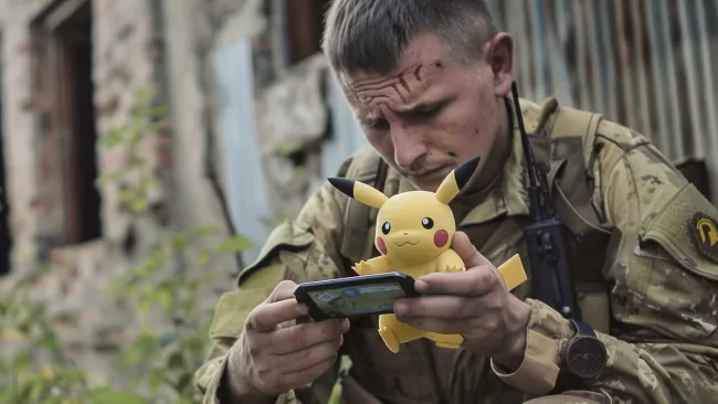 Voják s hrou Pokémon Go