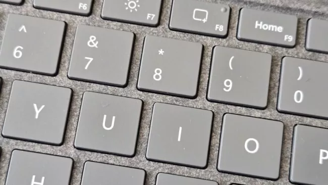 Microsoft Surface Pro 11 (X Elite)