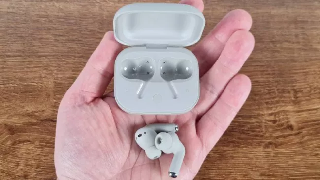 Motorola moto buds Plus