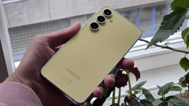 Samsung Galaxy S24 FE 