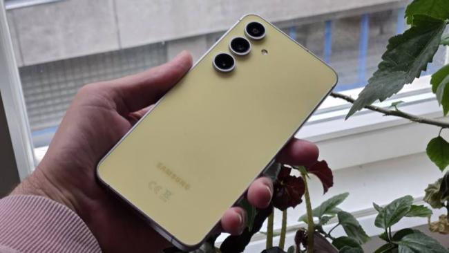 Samsung Galaxy S24 FE