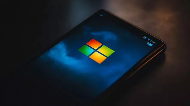 Logo windows na displeji smartphonu