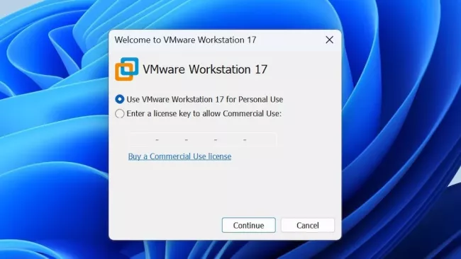 VMware Workstation na monitoru