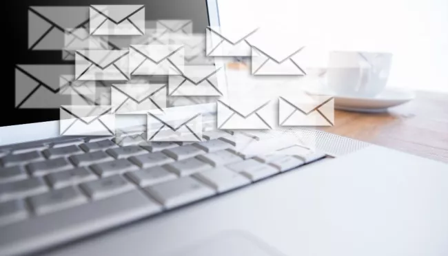 Záplava e-mailů