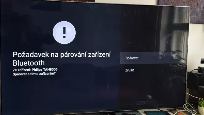Jak připojit sluchátka k televizi?