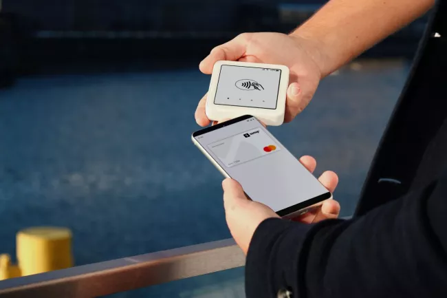 Bezkontaktní placení telefonem