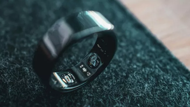 Detail na chytrý prsten