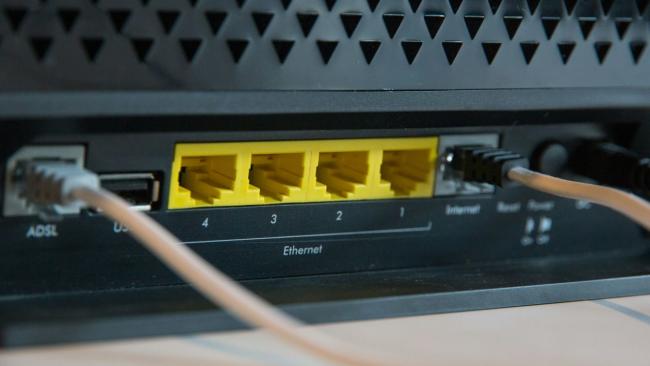 Zadní panel WiFi routeru