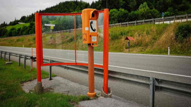 Telefon u dálnice
