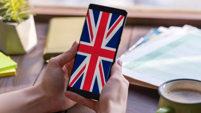 Smartphone s vlajkou Velké Británie