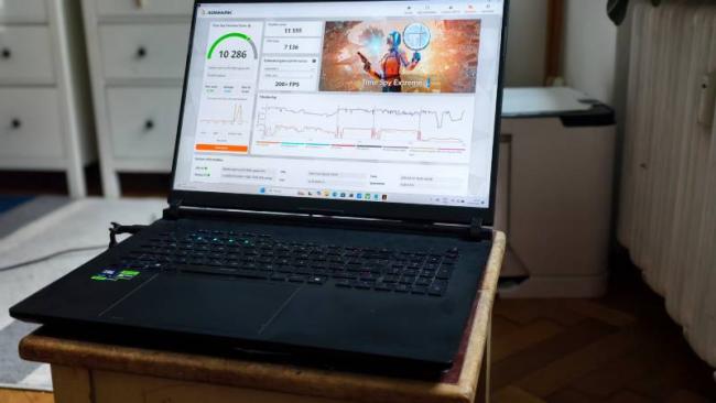 Asus ROG Strix Scar 18