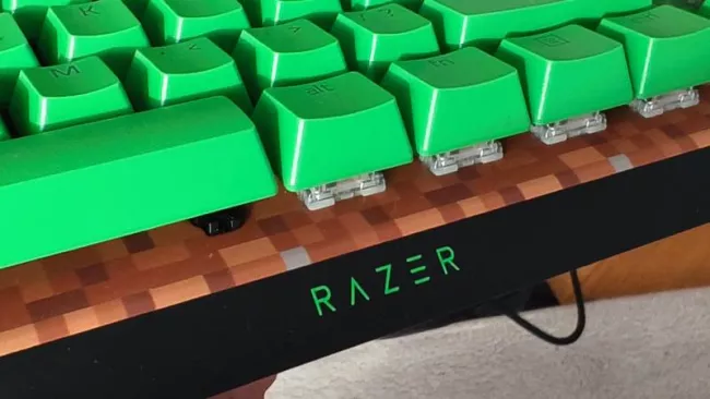 Razer BlackWidow V4 X Minecraft Edition
