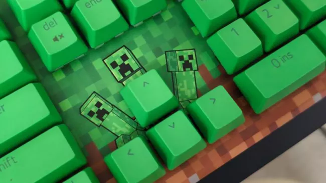 Razer BlackWidow V4 X Minecraft Edition