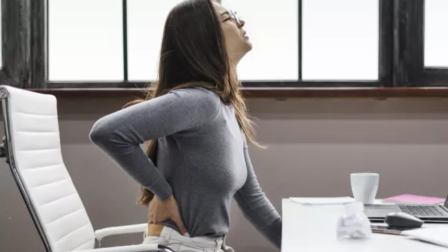 Bolest zad při práci u počítače