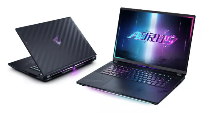 Srovnávací test herních notebooků s RTX 50