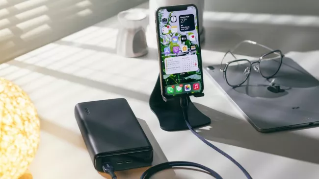 iPhone se nabíjí z powerbanky