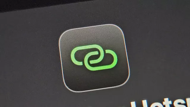 Symbol aktivního hotspotu na iPhonu