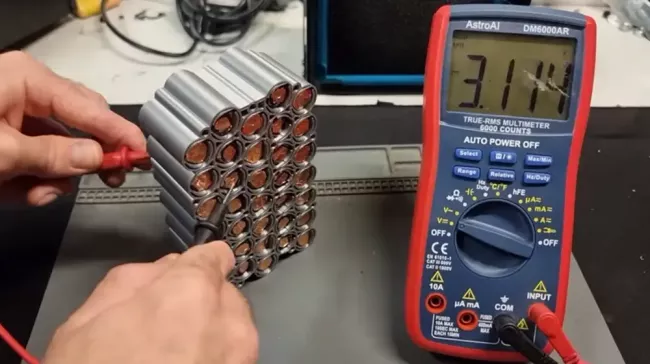 Baterie z jednorázových e-cigaret