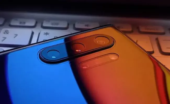 Smartphone Samsung Galaxy v detailním zobrazení