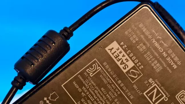 Nenápadný váleček na konci kabelu