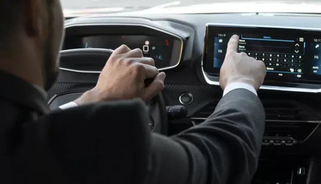 Dotykové displeje automobily