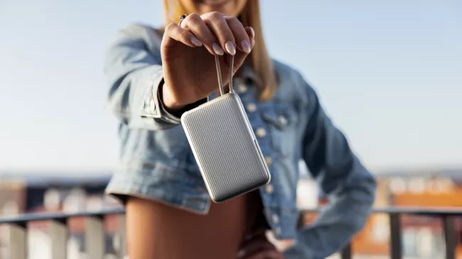 Powerbanka vám může zadělat na velké problémy: Tohle většina z vás přehlíží