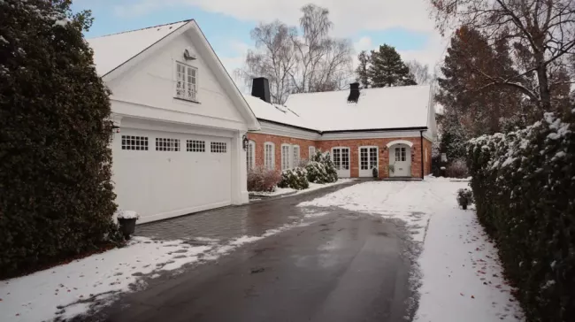 Garáž příjezdová cesta