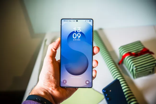 Mobilní telefon Samsung Galaxy S25