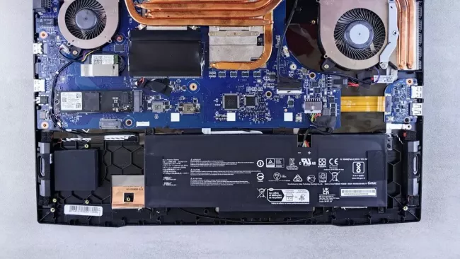 Základní deska s akumulátorem laptopu