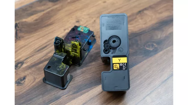 Originální a alternativní toner vedle sebe. 