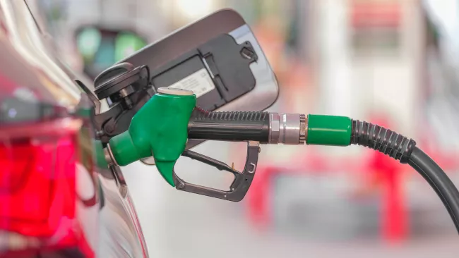 Tankování benzínu