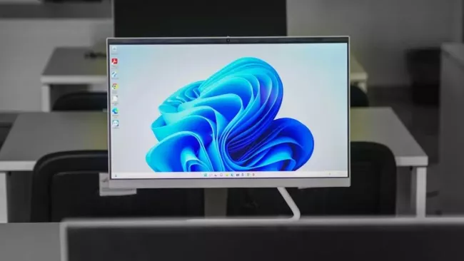 Monitor s pracovní plochou Windows 11