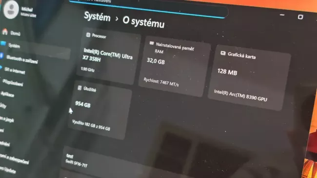 Acer Swift 16 AI