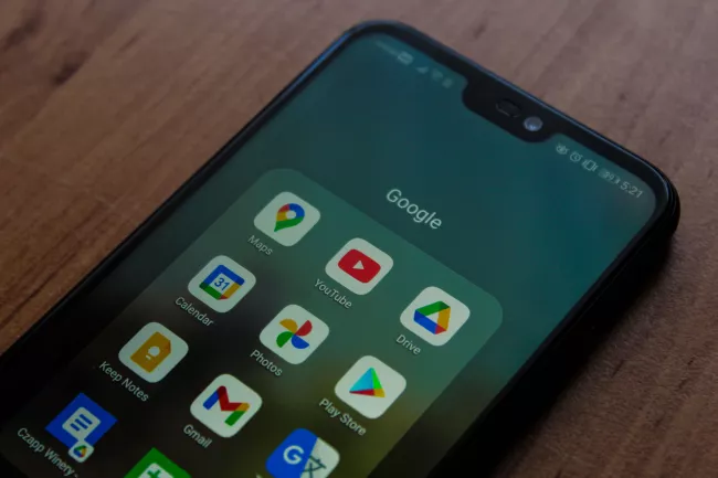 Aplikace od Googlu na mobilu.