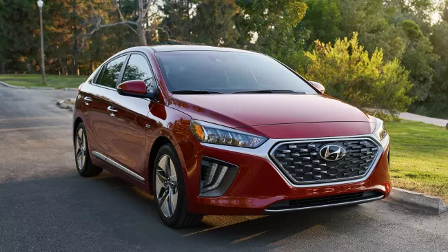 U vozidel Hyundai Ioniq vyrobených v letech 2019 až 2022 se našla závažná chyba, která může mít fatální následky.