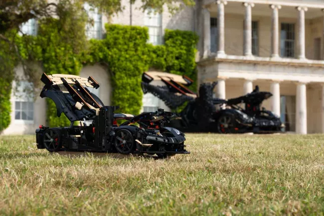 Vůz Koenigsegg ze stavebnice Lego vzniknul i jako replika v životní velikosti.